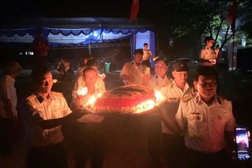 Tưởng niệm 64 chiến sĩ hy sinh bảo vệ đảo Gạc Ma năm 1988