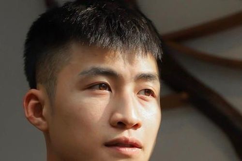 Duy Khánh: 'Tôi bị một đàn anh chê thẳng mặt vì diễn dở'