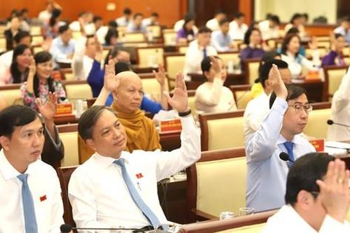 Miễn nhiệm đại biểu HĐND TPHCM đối với bà Tô Thị Bích Châu, Trần Hải Yến