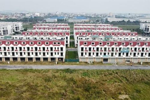 Hàng trăm biệt thự bỏ hoang trong khu đô thị bị thanh tra điểm mặt vi phạm