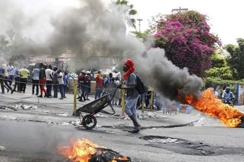 Xây dựng phương án bảo hộ công dân Việt Nam ở Haiti