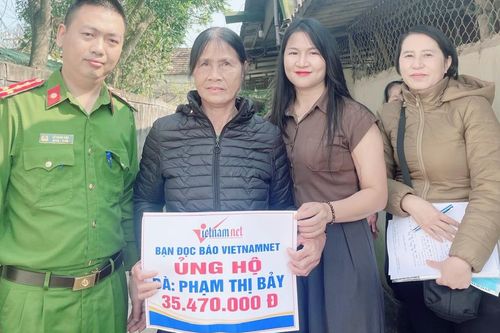 Trao hơn 35 triệu đồng tới người phụ nữ nuôi hai con tâm thần
