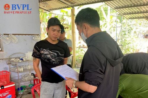 Bắt quả tang đối tượng cho vay lãi nặng
