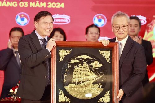 Đội tuyển Việt Nam được tiếp thêm sức mạnh trước trận đấu Indonesia