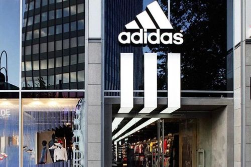 'Đứt gánh' với Kanye West, Adidas lần đầu tiên lỗ trong hơn 30 năm