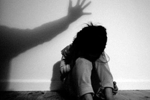 Cà Mau: Xác minh vụ bé gái bị dượng cùng 5 người họ hàng xâm hại từ khi 7 tuổi