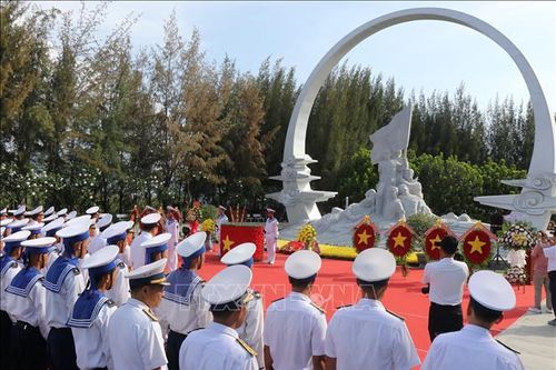 Tưởng nhớ 64 chiến sĩ hy sinh để bảo vệ đảo Gạc Ma