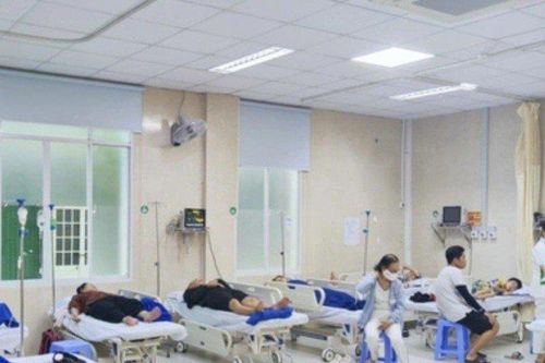 Khánh Hòa: Hàng chục người nhập viện nghi do ăn tại quán cơm gà