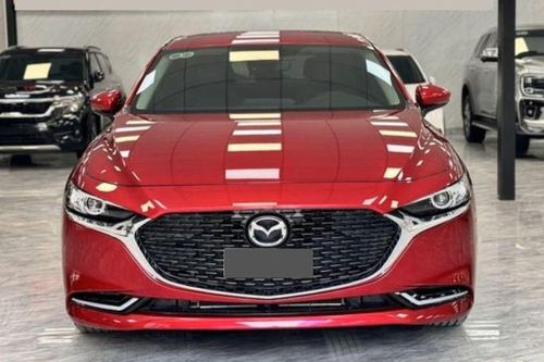 Lăn bánh 'siêu lướt' gần 9.000 km, Mazda3 rao bán với giá ngang Honda City