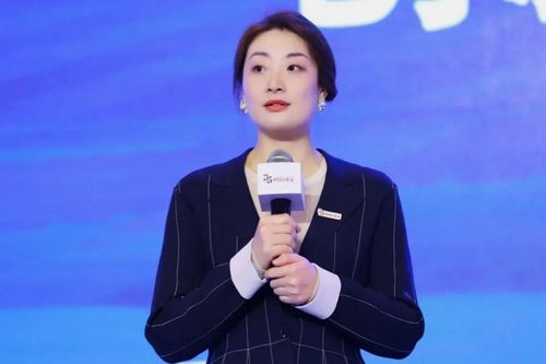 Nữ chủ tịch tài sắc của Wahaha 'chiếm sóng' khi người giàu nhất Trung Quốc lao đao