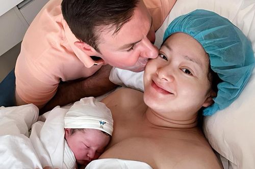 Lan Phương rưng rưng khi chứng kiến một hành động của ái nữ, sức khỏe sau sinh ra sao?