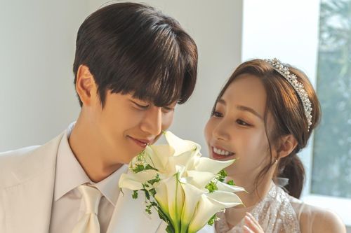 Park Min Young - Na In Woo lộ bằng chứng hẹn hò hậu Cô Đi Mà Lấy Chồng Tôi