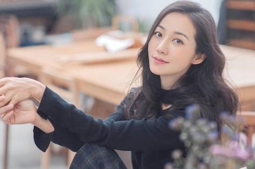 Quý bà 'hack tuổi' nhờ gu thời trang cá tính