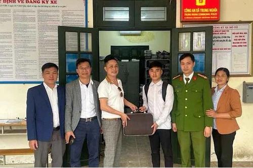 Học sinh lớp 12 ở Bắc Ninh trả lại 635 triệu đồng cho người đánh rơi