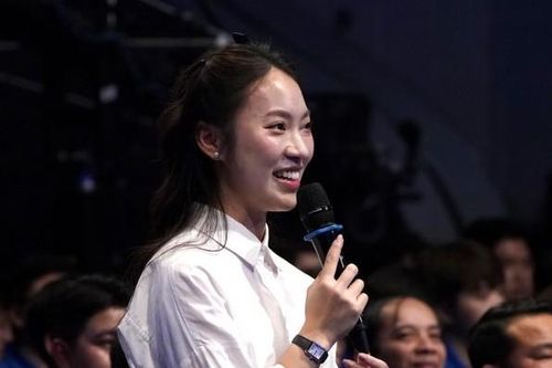 MC Khánh Vy: Ngoại ngữ là 'chìa khóa' để người trẻ vươn xa