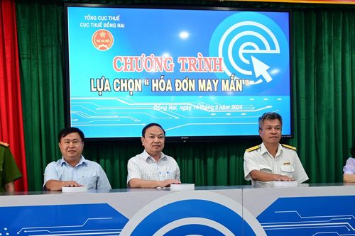 Mở thưởng chương trình Hóa đơn may mắn quý IV-2023