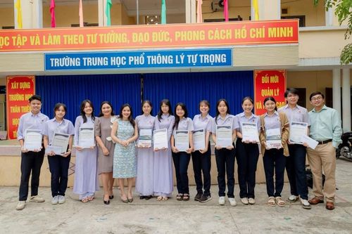 Trường tư của cựu học sinh Khánh Hòa tại Mỹ