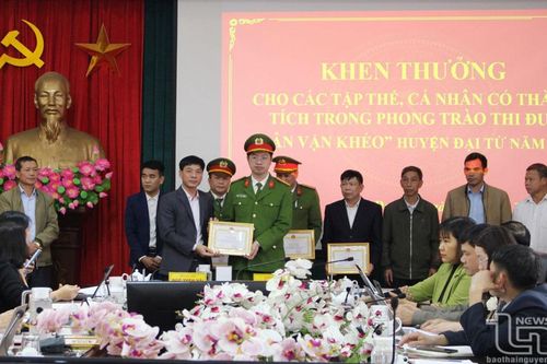 Khen thưởng nhiều tập thể, cá nhân 'Dân vận khéo'