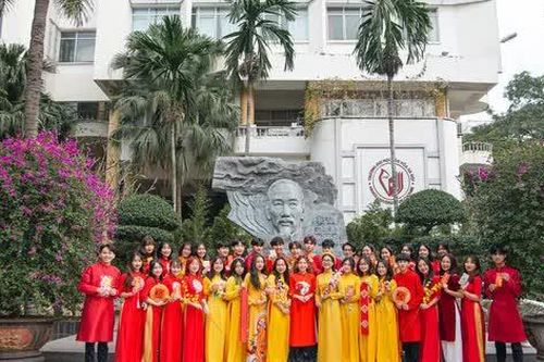Áo dài và người trẻ