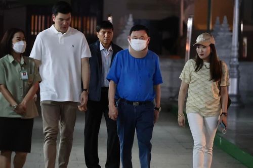 Ông Thaksin lần đầu xuất hiện trước công chúng từ khi tự do
