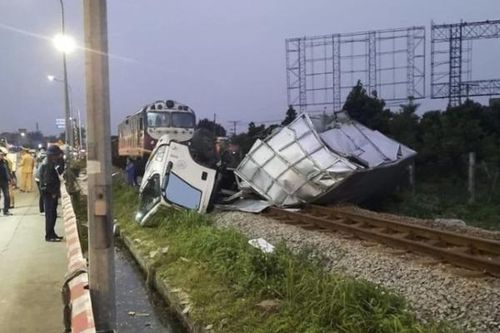 Vì sao liên tục xảy ra tai nạn đường sắt?