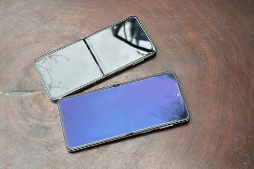 Doanh số điện thoại gập của Samsung 'cắm đầu'