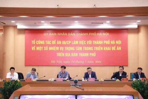 Hà Nội thí điểm thu phí đỗ xe không dùng tiền mặt từ 1/5