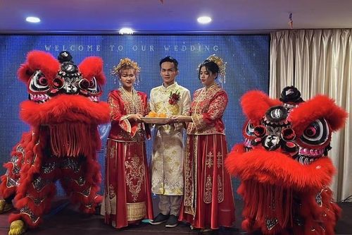 Đám cưới một chú rể - hai cô dâu gây tranh cãi ở Malaysia