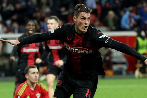 Sự trùng hợp kỳ lạ của tiền đạo Leverkusen