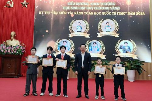 Quận Hoàng Mai: Tuyên dương 35 học sinh đạt thành tích xuất sắc tại ITMC 2024