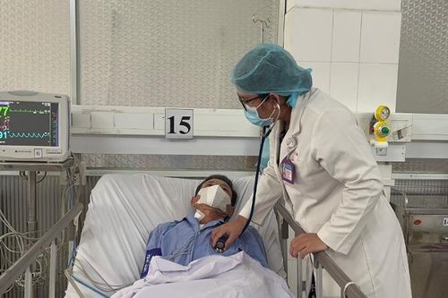 Xuyên đêm cứu bệnh nhân có khối u tim