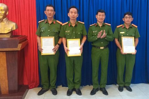 Công an quận Thanh Khê khen thưởng đột xuất các đơn vị có thành tích trong đấu tranh, phòng chống tội phạm
