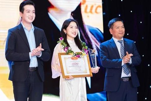 Nữ Bí thư Chi bộ Sinh viên Trường Đại học Kinh tế Quốc dân gương mẫu, phát huy sức trẻ trong Tháng Thanh niên
