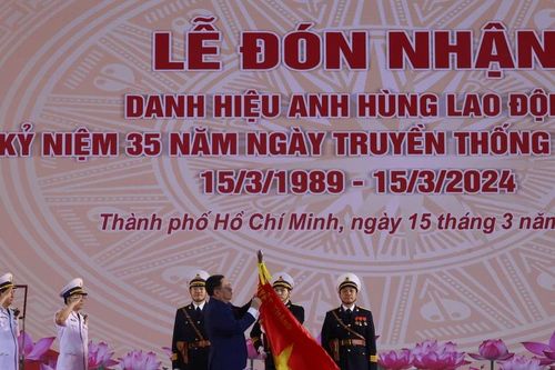 Tổng công ty Tân Cảng Sài Gòn nhận danh hiệu Anh hùng Lao động