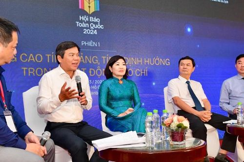 Có hay không việc 'đồng phục thông tin' trong hoạt động báo chí?