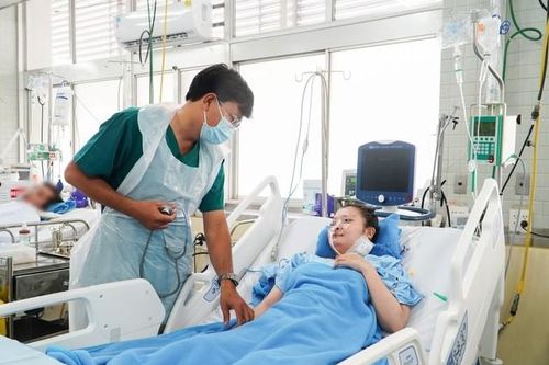 Cứu sống thai phụ bị thoát vị hoành nghẹt bẩm sinh hiếm gặp