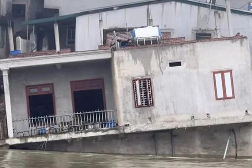 Bắc Ninh: Di dời khẩn cấp người dân khỏi khu vực nhà cửa sụt lún
