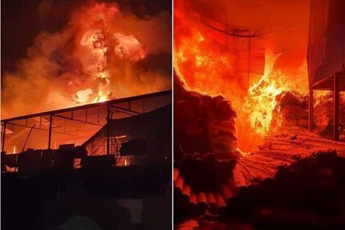 Ngọn lửa ngùn ngụt bao trùm 3 cơ sở tái chế nhựa ở Vĩnh Phúc