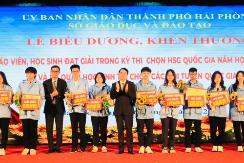 Hải Phòng biểu dương thầy trò đạt giải trong Kì thi chọn HSG quốc gia