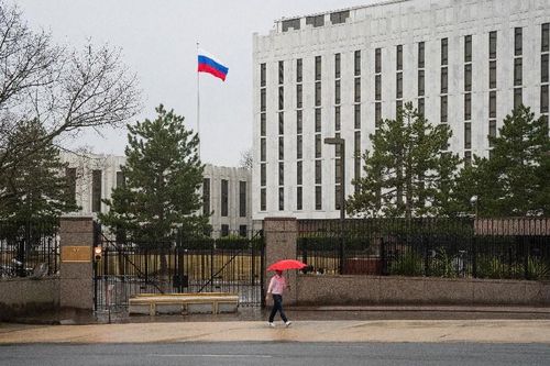 Đại sứ quán Nga tại Washington bị đe dọa, Moscow trừng phạt thêm 200 công dân Mỹ
