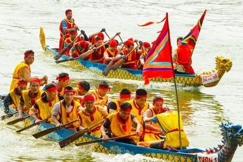 Kịch tính màn đua thuyền trong lễ hội ở huyện biên giới xứ Nghệ