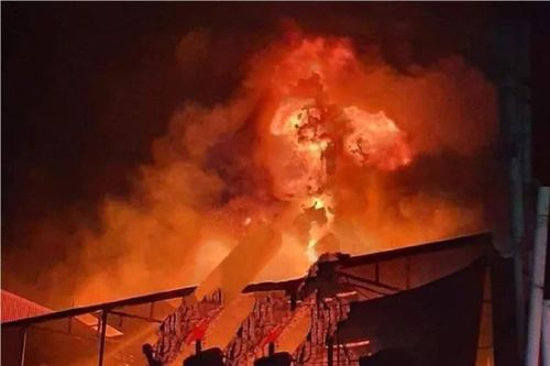 Vĩnh Phúc: Cháy lớn ở xưởng sản xuất nhựa