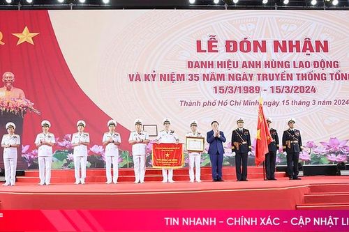 Tổng Công ty Tân Cảng Sài Gòn đón nhận danh hiệu Anh hùng Lao động