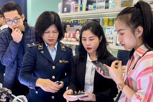 Trưng bày trên 300 sản phẩm giúp người tiêu dùng nhận diện hàng thật-giả