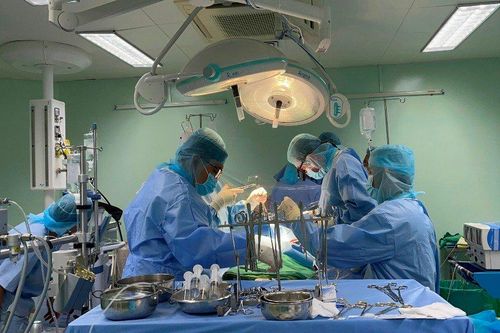 Xuyên đêm cứu sống bệnh nhân u tim hiếm gặp
