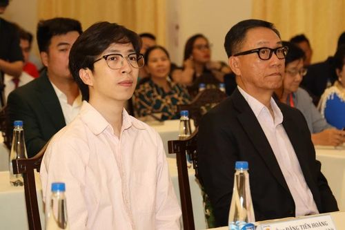 ViruSs: 'Doanh nghiệp sẽ bị đào thải nếu không livestream bán hàng'