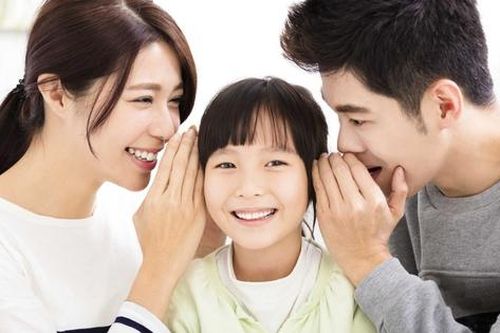 Đừng chỉ yêu con bằng lời nói
