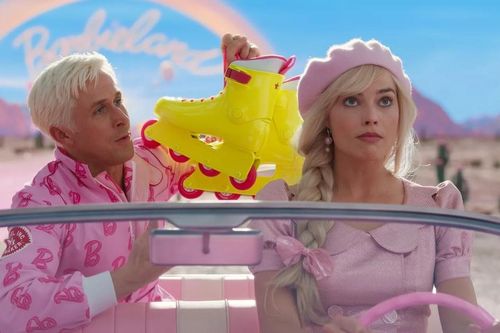 Dân buôn kiếm lời lớn nhờ bán hàng theo Barbie và Oppenheimer