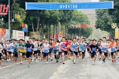 Phát động 'Toàn dân rèn luyện thân thể theo gương Bác Hồ vĩ đại'; Ngày chạy Olympic vì sức khỏe toàn dân và Giải Việt dã huyện Cẩm Thủy năm 2024