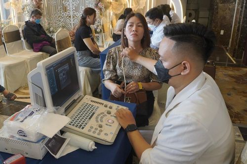 Khám, tư vấn sức khỏe miễn phí cho gần 200 khách hàng